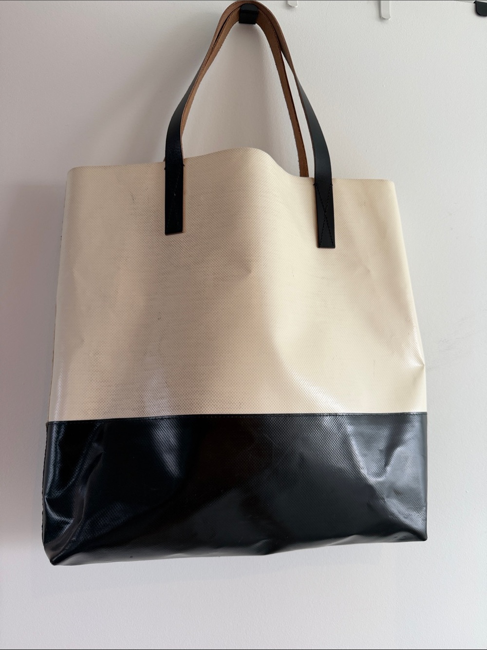 Marni Cream and Black Two-Tone Leather-Trim Tote - Picture 2 of 9